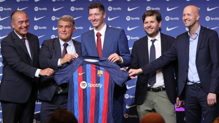 Cruyff: "Tenemos una plantilla que puede competir con todo"