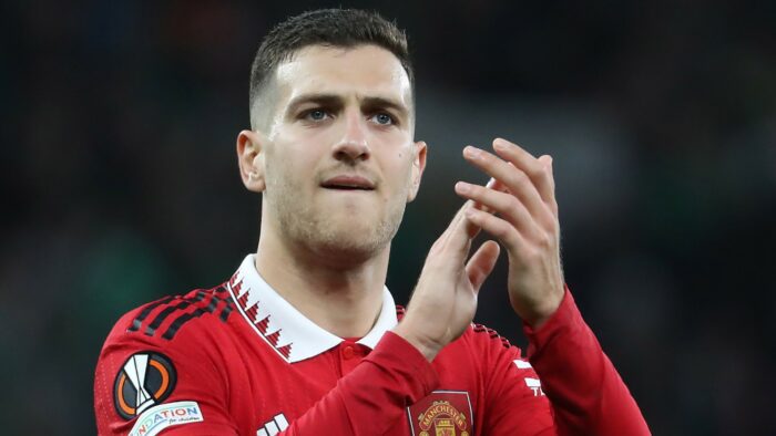 Dalot cree que la mentalidad fuerte hará crecer al United