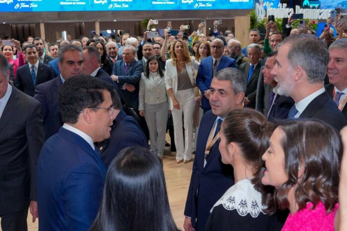 Rep. Dom. inaugura pabellón en FITUR con la presencia de Los Reyes de ...