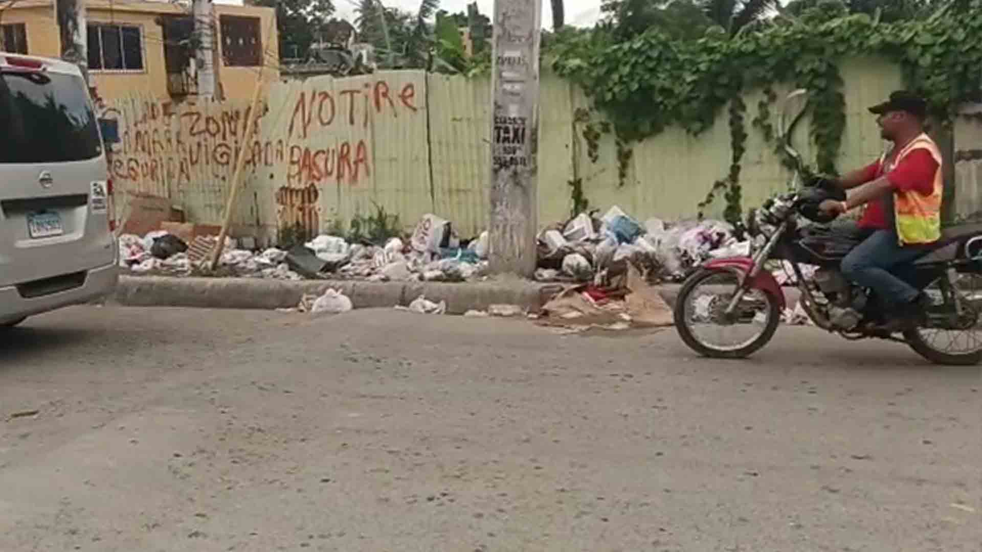 Comunitarios desesperados por el gran cúmulo de basura - Antena 7