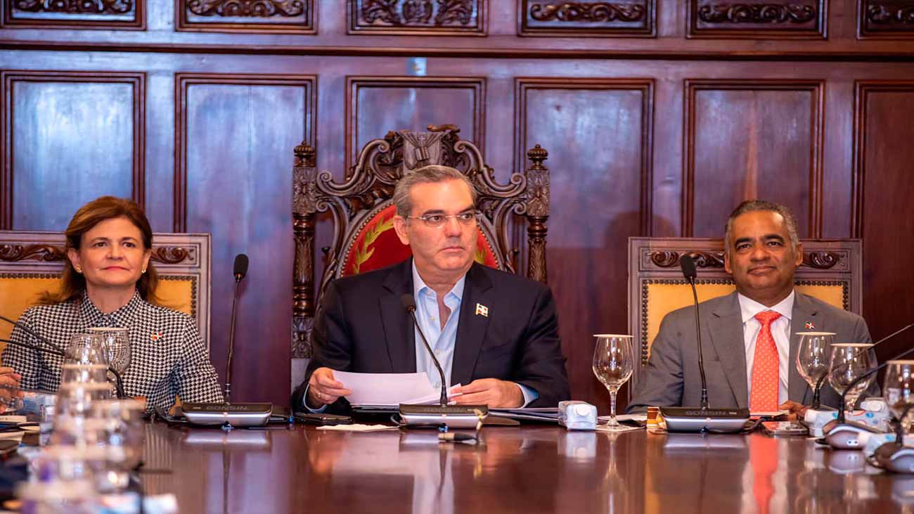 Abinader encabeza trigésimo Consejo de Ministros y Directores en el ...