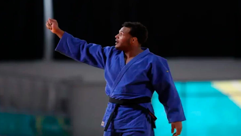 Capturó la medalla de oro en el Campeonato Mundial Militar en Santo Domingo en 2023.
