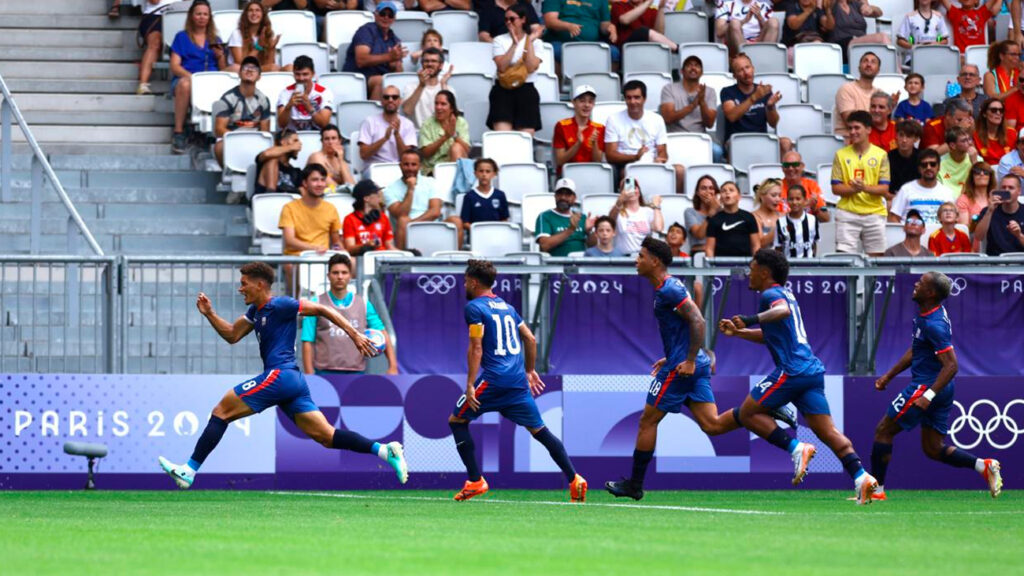 Fue Ángel Montes de Oca, quien se convirtió en el primer futbolista en lograr el primer gol olímpico dominicano, una hazaña para la historia del fútbol dominicano y mundial.
