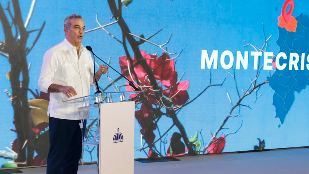 La Semanal con la Prensa se realizó en Montecristi este lunes.