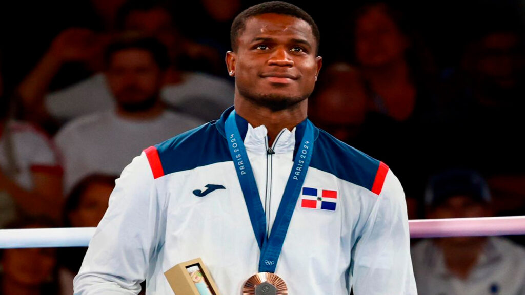 En su debut olímpico, Pinales obtuvo la segunda medalla de RD en París 2024.