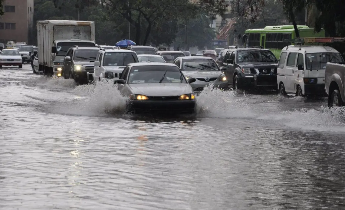 Se esperan inundaciones repentinas en las próximas 24 horas por onda tropical y vaguada