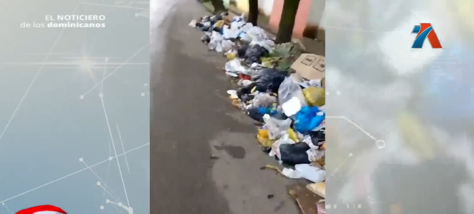 Denuncian acumulación de basura en la carretera Duarte - Antena 7