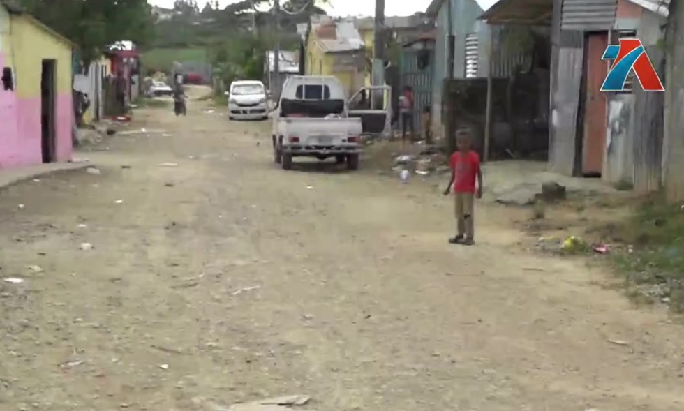Residentes claman por el acondicionamiento de sus calles - Antena 7
