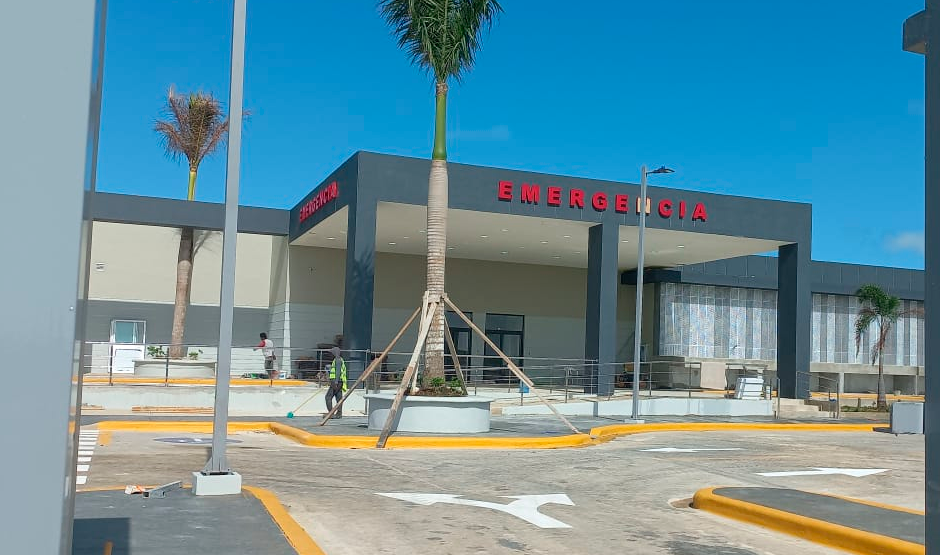 Haitiano se lanza de un tercer piso en Verón-Punta Cana al notar presencia de agentes de Migración
