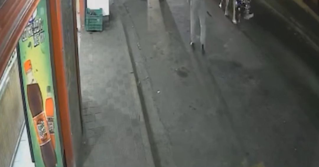 Delincuentes roban celular y caen de moto en Piedra Blanca