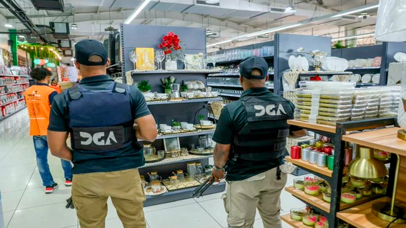 Aduanas fiscaliza comercios asiáticos en La Romana y Santo Domingo Este