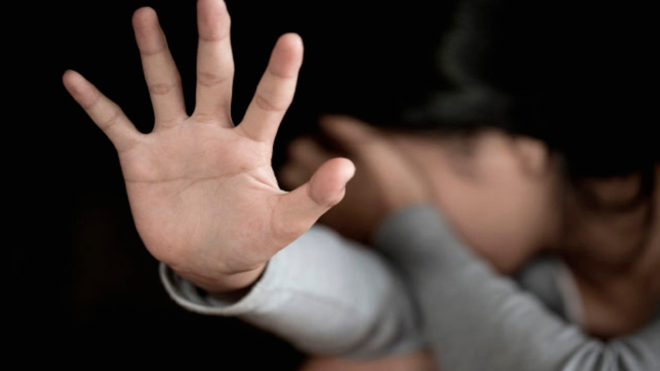 Ministerio de la Mujer llama a medios a evitar la revictimización en caso de abuso sexual en Santiago