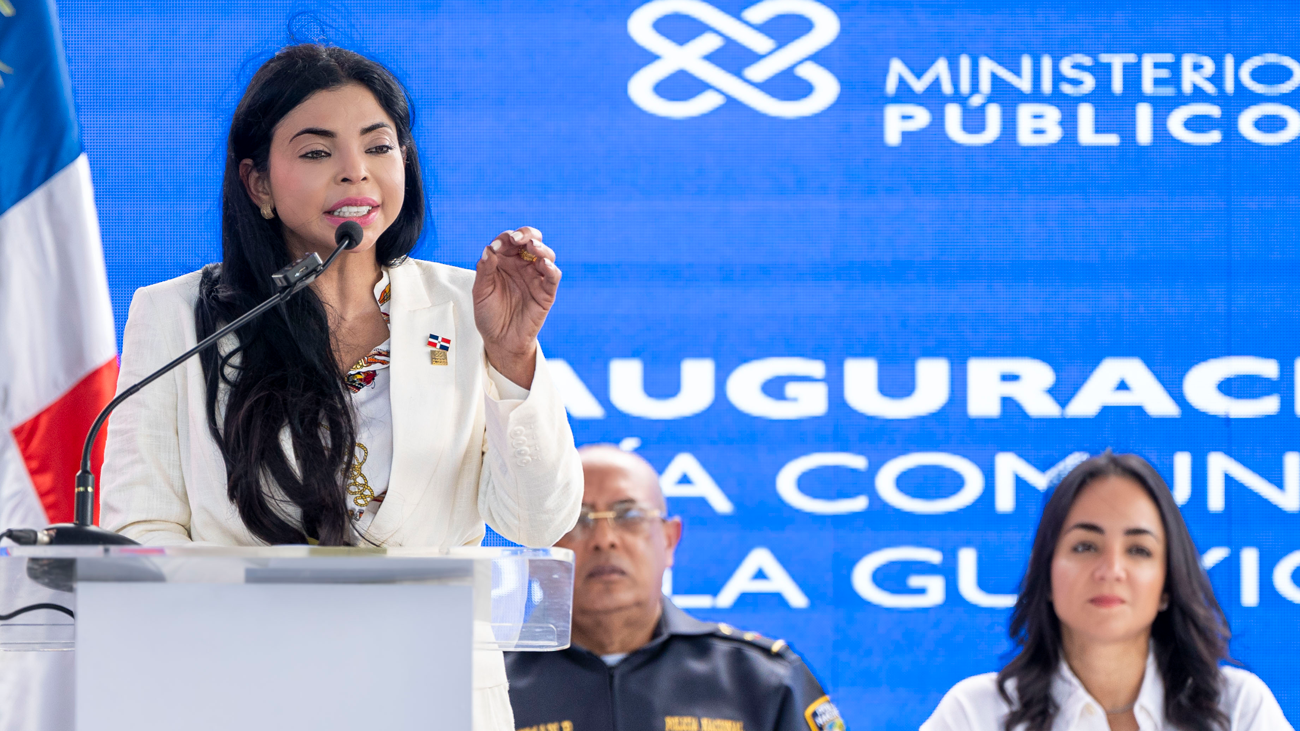 Yeni Berenice exige retirar imágenes de la víctima de violación grupal en Villa González