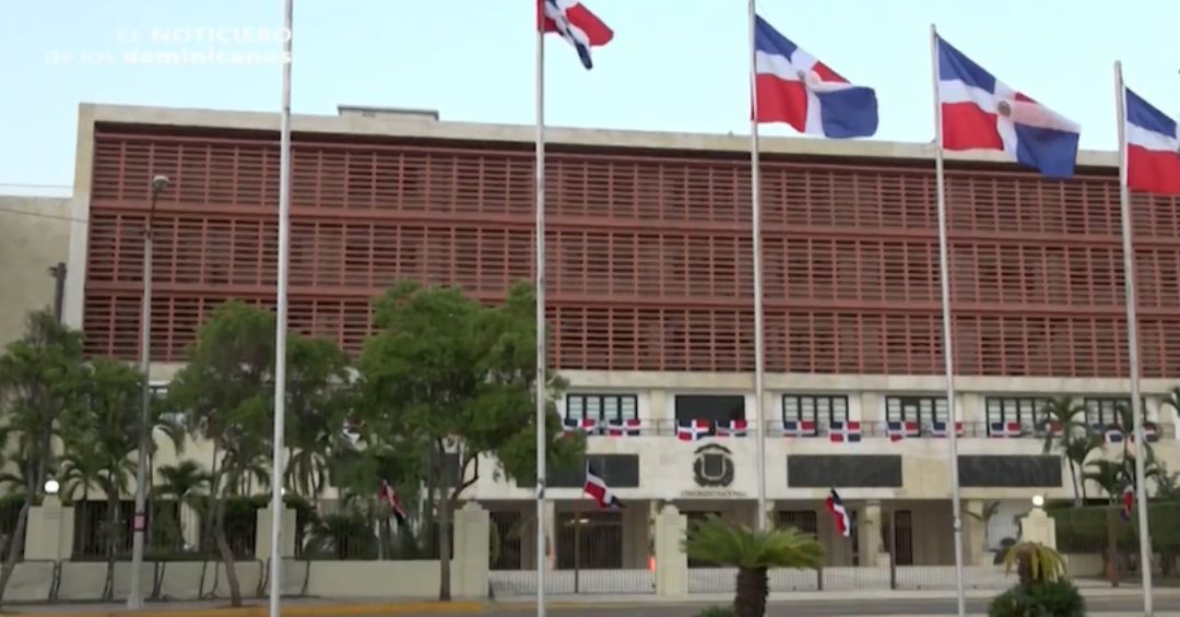 Senado aprueba ley de energía renovable para edificios en RD