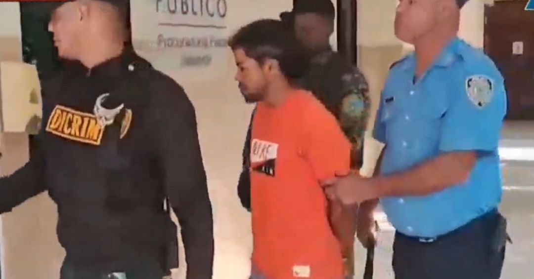 Un año de prisión preventiva para hombre que descuartizó a su hermana en Mao, Valverde