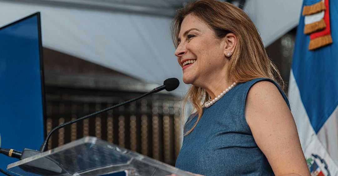 Carolina encabeza operativos de recuperación en Gazcue, el malecón, Ciudad Colonial y Zona Universitaria por fuertes vientos