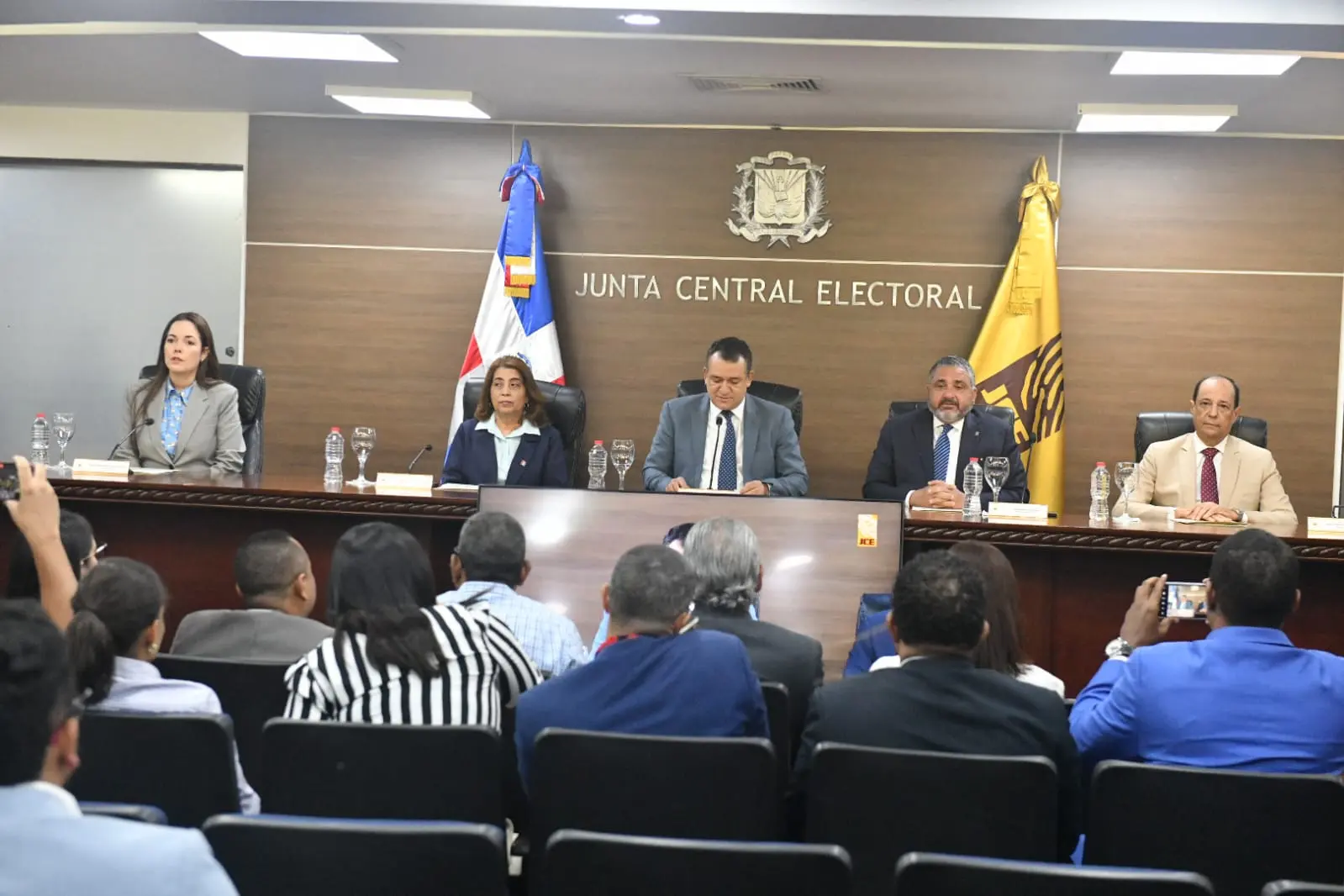 JCE aclara proceso de licitación y garantiza control absoluto de los datos en proyecto de nueva cédula