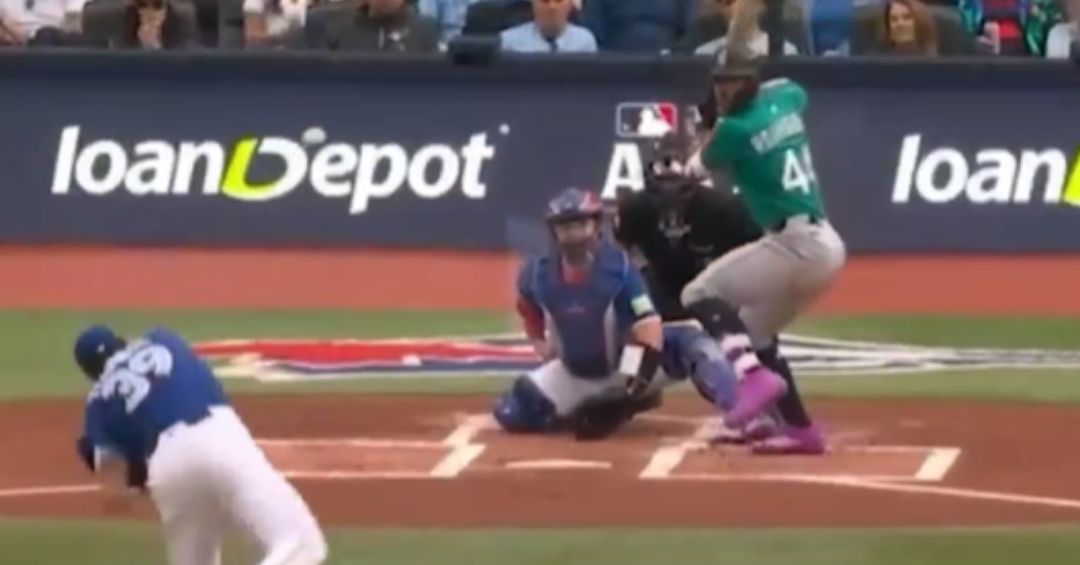 Seattle gana sus dos primeros juegos como visitante en serie de campeonato