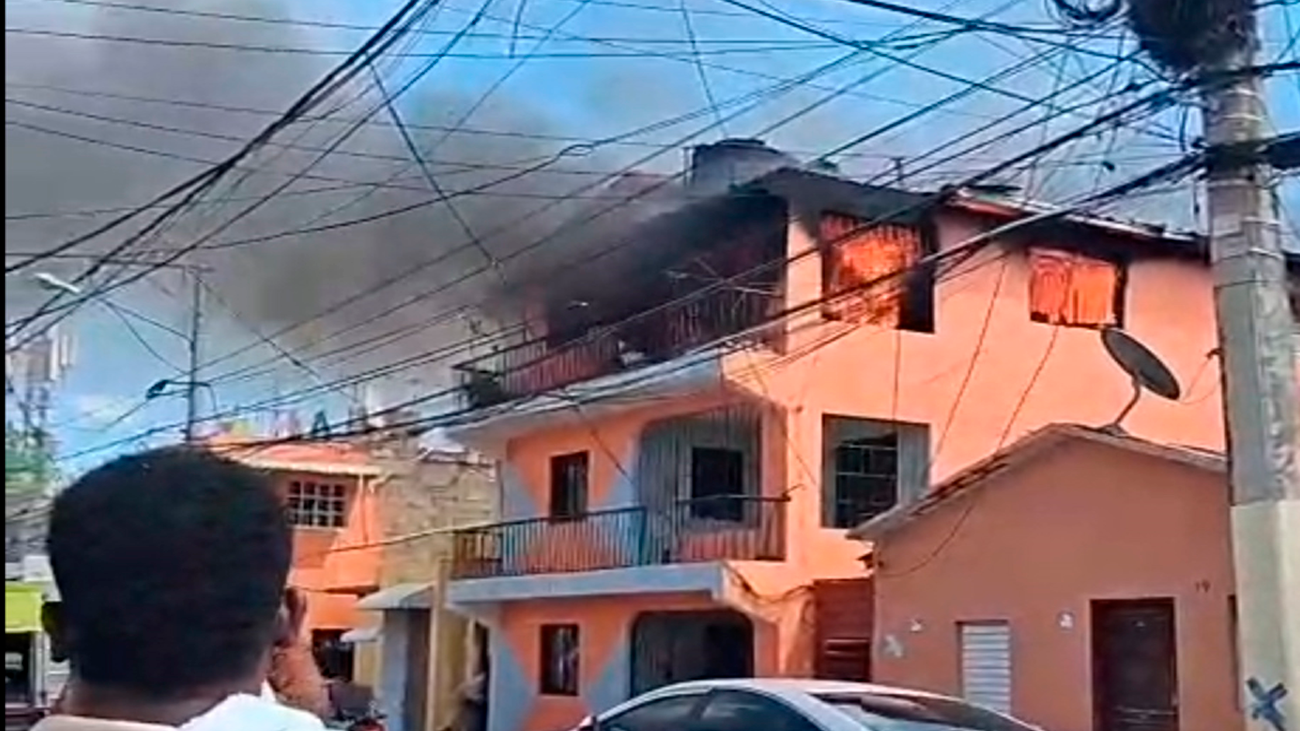Incendio destruye una vivienda en Katanga de Los Mina