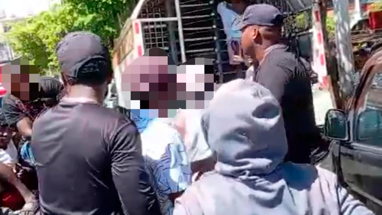 Migración detiene más de 1,300 nacionales haitianos indocumentados