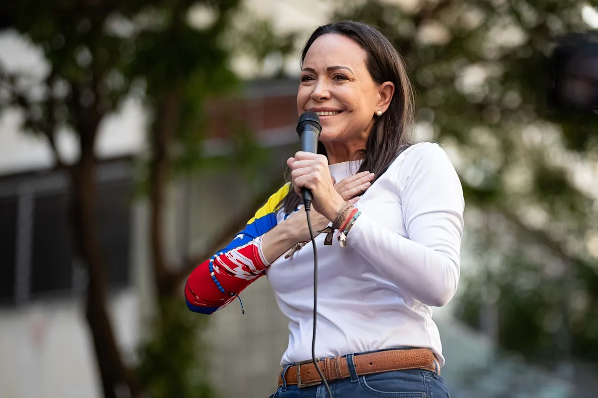 María Corina Machado dice que podrá recoger el Nobel si Nicolás  Maduro deja el poder