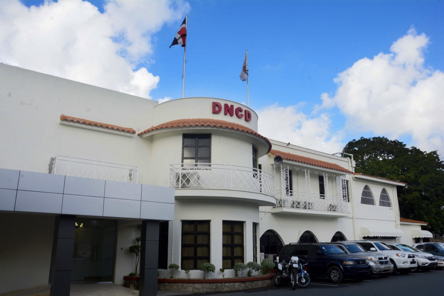 Gobierno colabora con la DEA en investigación por narcotráfico contra el exasesor