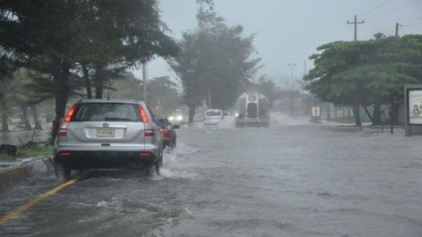 Vaguada provoca lluvias intensas y mantiene alertas por riesgo de inundaciones en el país