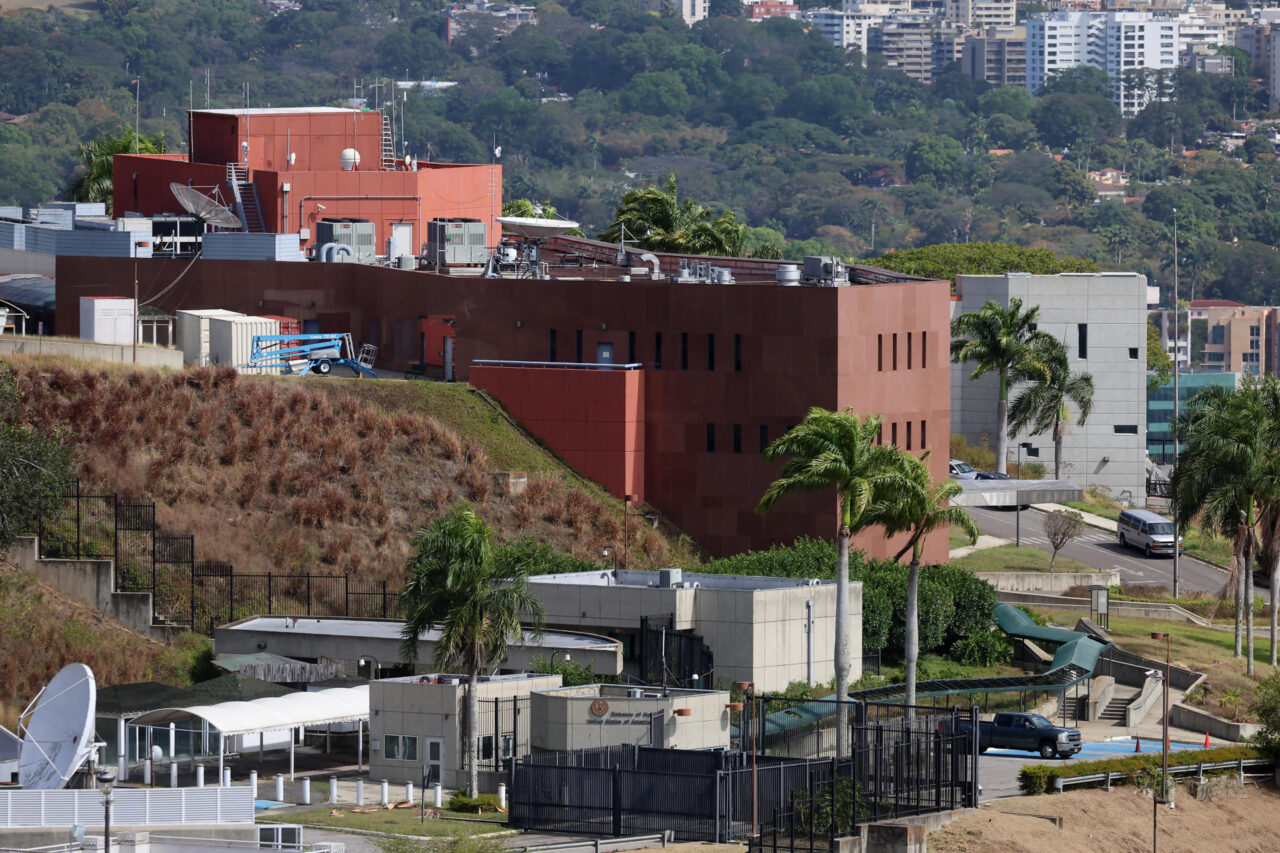 Embajada de EE.UU. en Venezuela reanuda operaciones