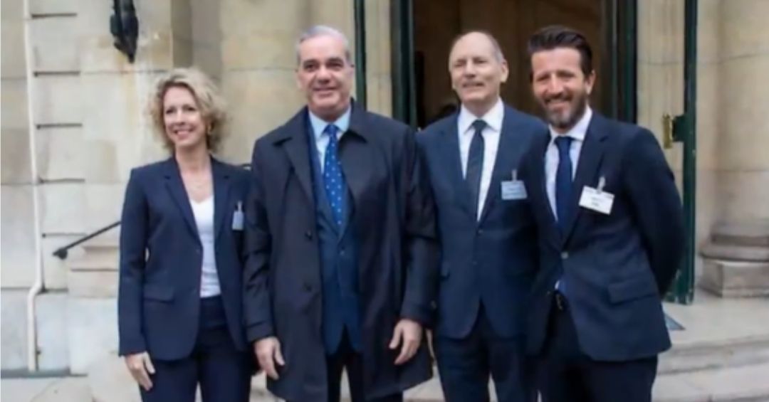 Luis Abinader presenta RD como “economía abierta y segura” en encuentro con empresarios franceses