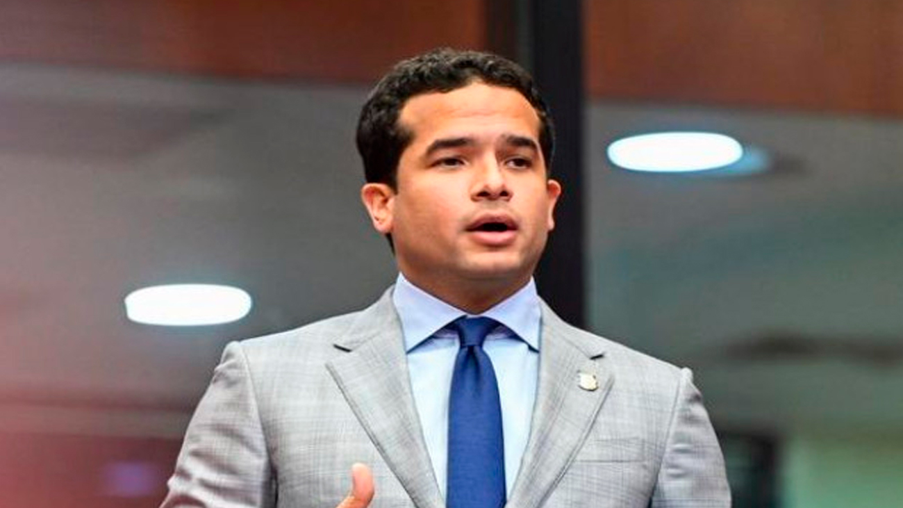 Omar Fernández plantea sacrificios compartidos desde el gobierno ante crisis económica