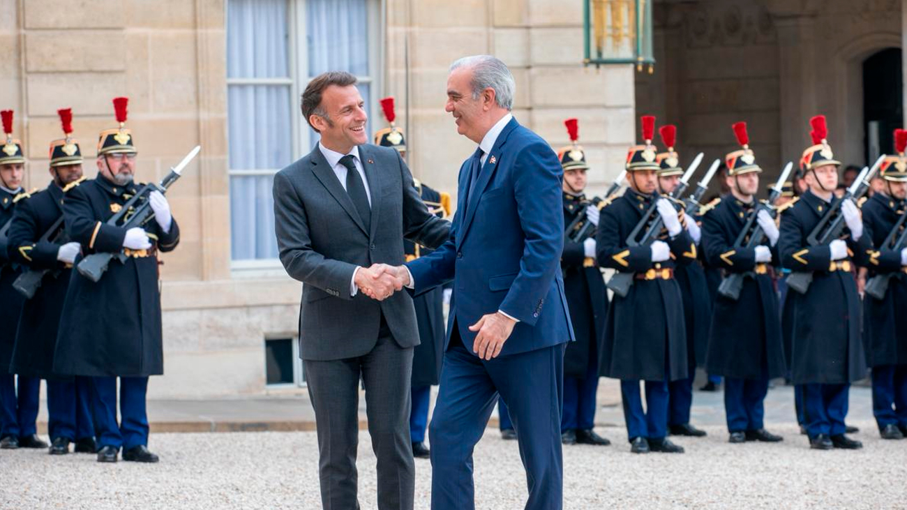 Abinader se reúne con Macron quien ratifica apoyo al sistema integrado de transporte en RD