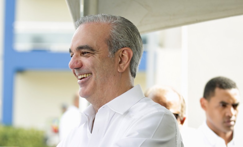 Abinader agotará agenda de inauguraciones, titulaciones y graduaciones en varias provincias