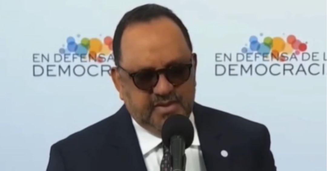 Ministro Peralta niega cumbre anti-Trump: «De haberlo sido no habría asistido»