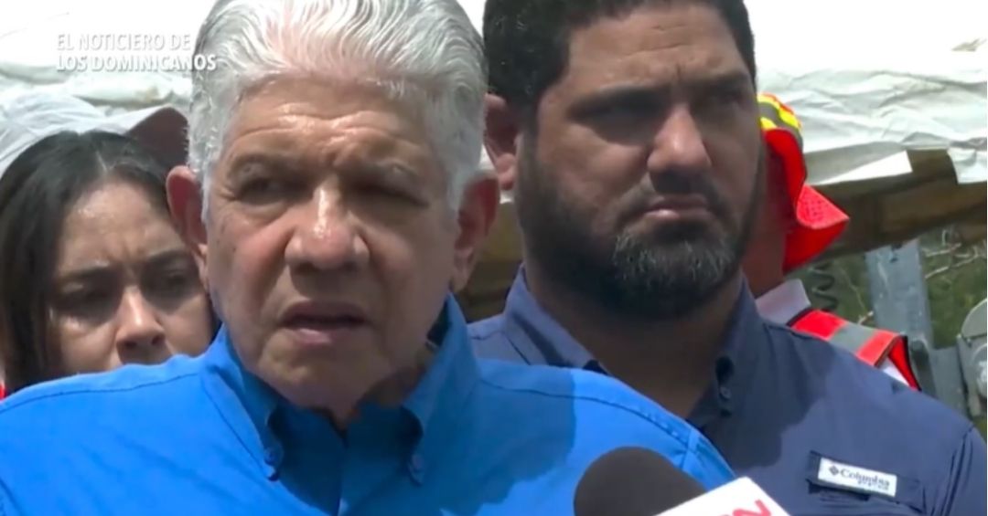 Eduardo Estrella supervisa trabajos en Ocoa tras derrumbes: «Lo importante es preservar vidas»
