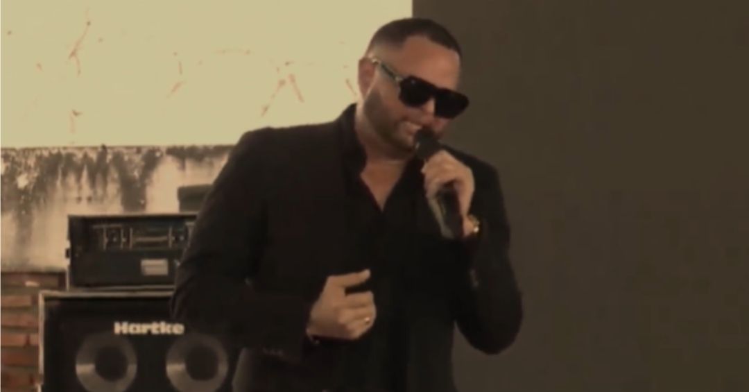 «No siento nada si no estás aquí»: canta homenaje a víctimas de Jet Set