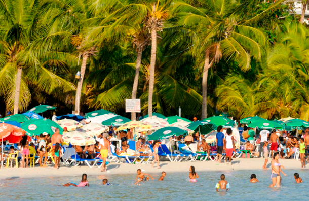 Alcaldía de Boca Chica elimina cobro por acceso vehicular a la playa