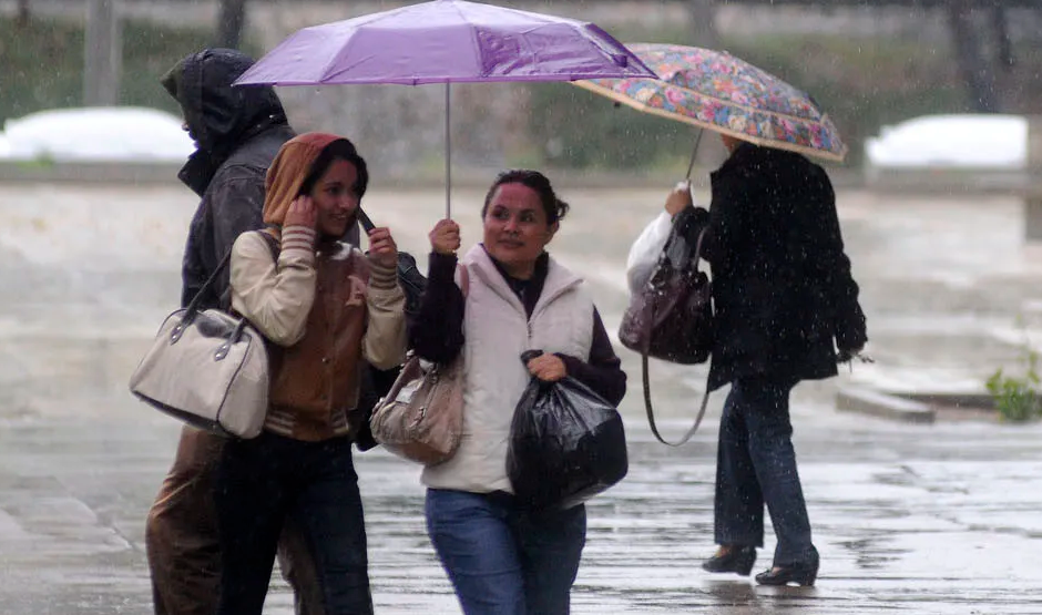 Vaguada y sistema frontal provocarán aguaceros y tormentas eléctricas en varias provincias del país