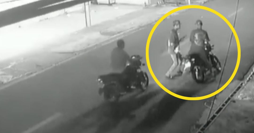 Santo Domingo: Delincuentes despojan a joven de su moto en calle Independencia