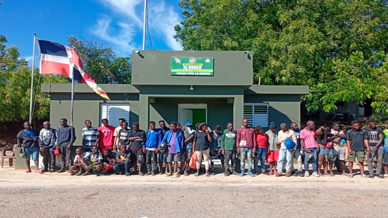 Ejército detiene a 76 haitianos en condición migratoria irregular en la frontera