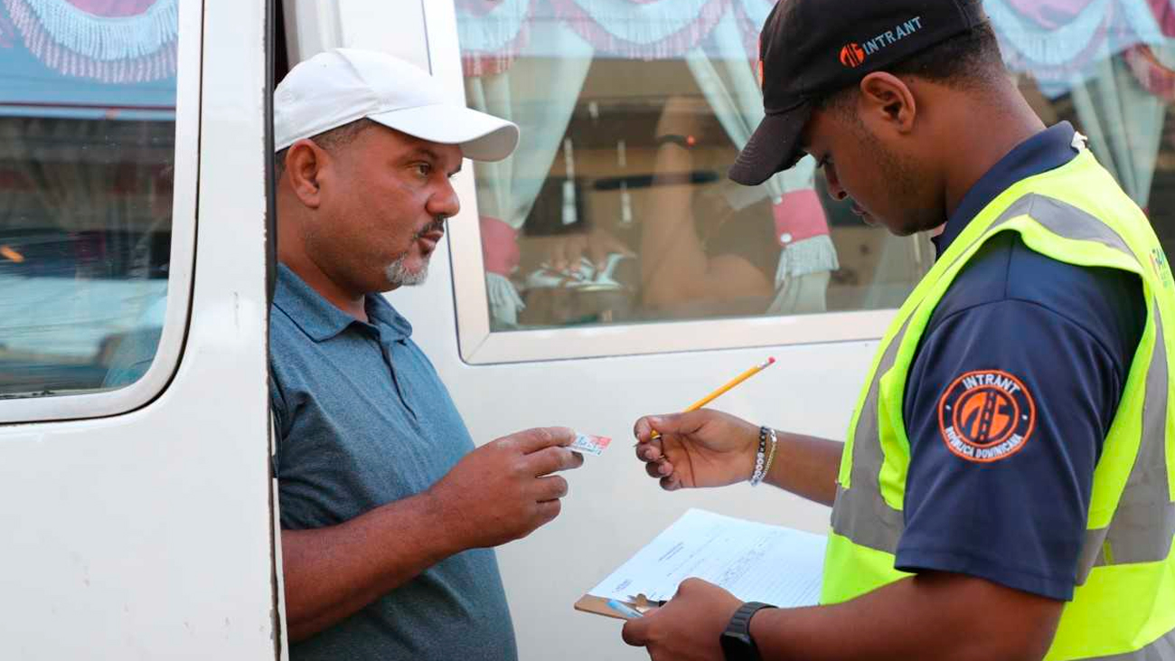 INTRANT realiza 8,084 inspecciones técnicas en paradas de autobuses y 3,900 fallas en Semana Santa