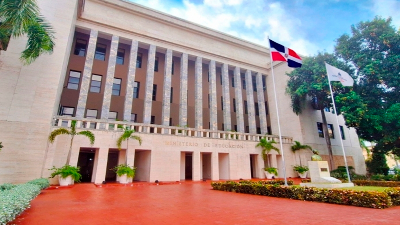 Educación suspende docencia en provincias en alerta por incidencia de vaguada
