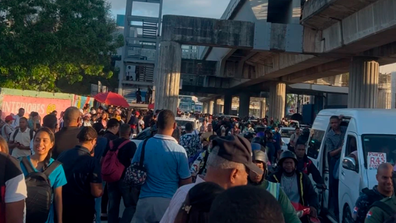 Falla eléctrica en Metro y Teleférico deja miles de usuarios varados y provoca caos en el tránsito