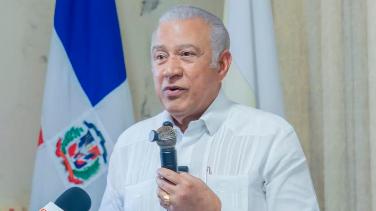 Abinader ordena ampliar a cuatro carriles la autopista Ramón Cáceres