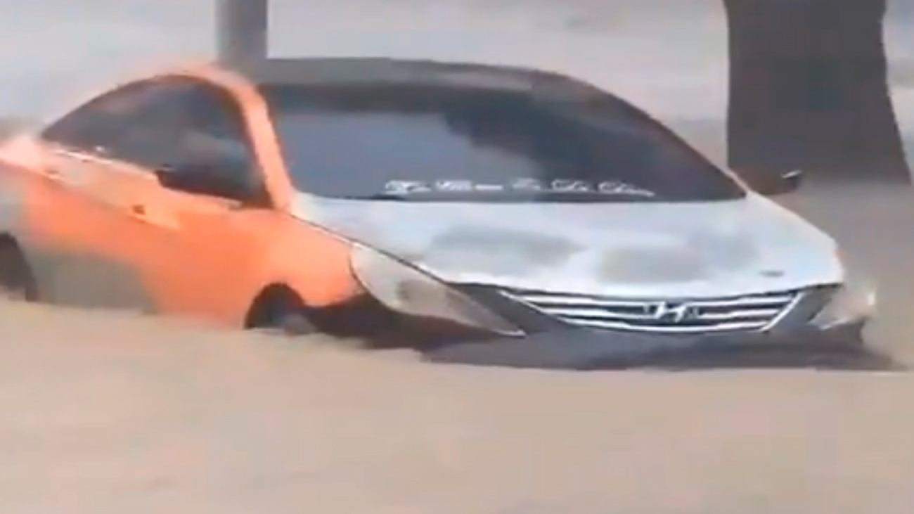 Lluvias torrenciales provocan inundaciones repentinas en Santiago