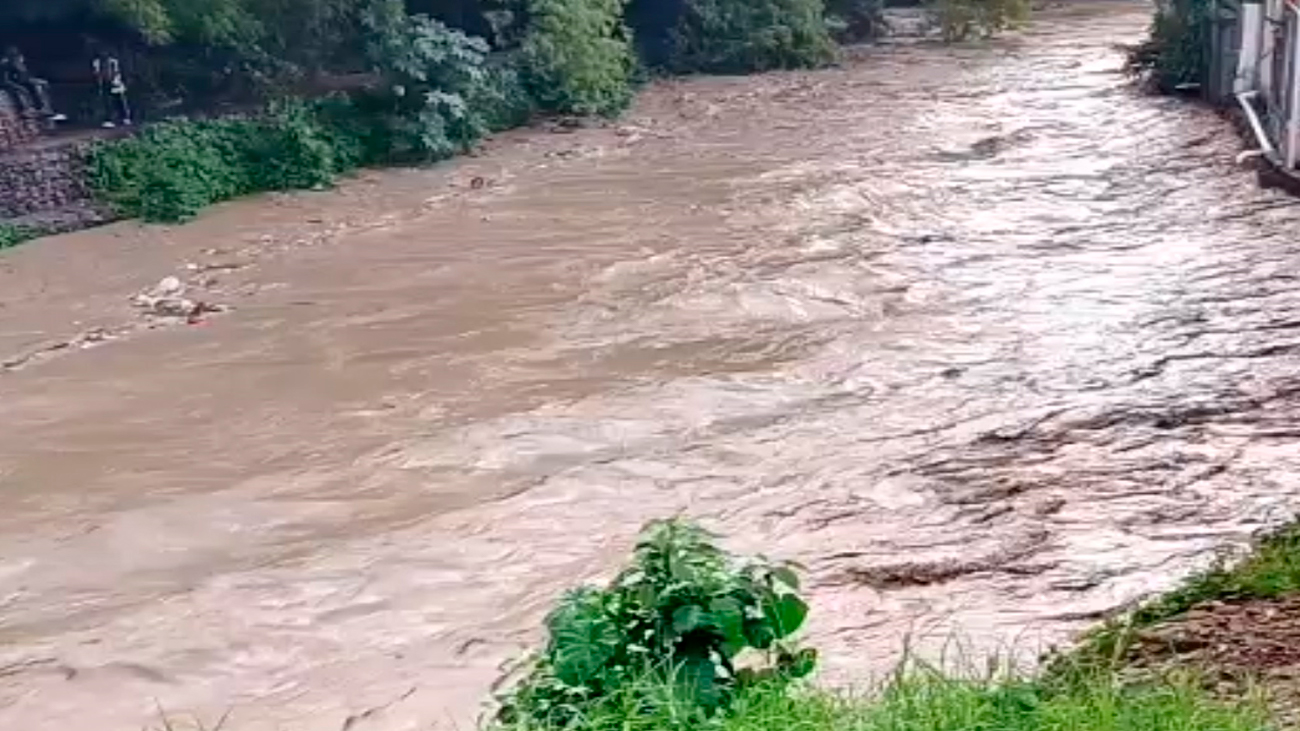 Aumenta nivel del río Moca y genera preocupación por posibles inundaciones
