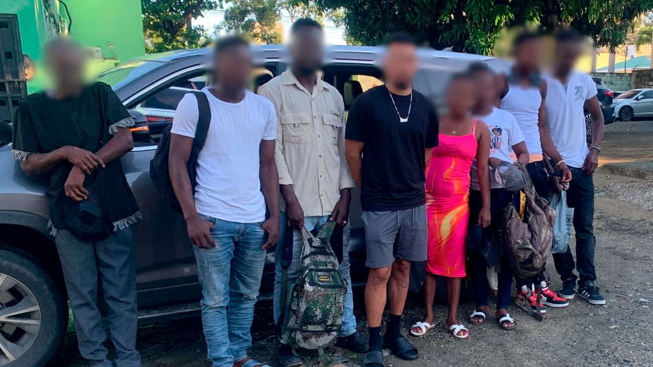 Detienen 1,009 indocumentados y deportan 946 por puestos fronterizos