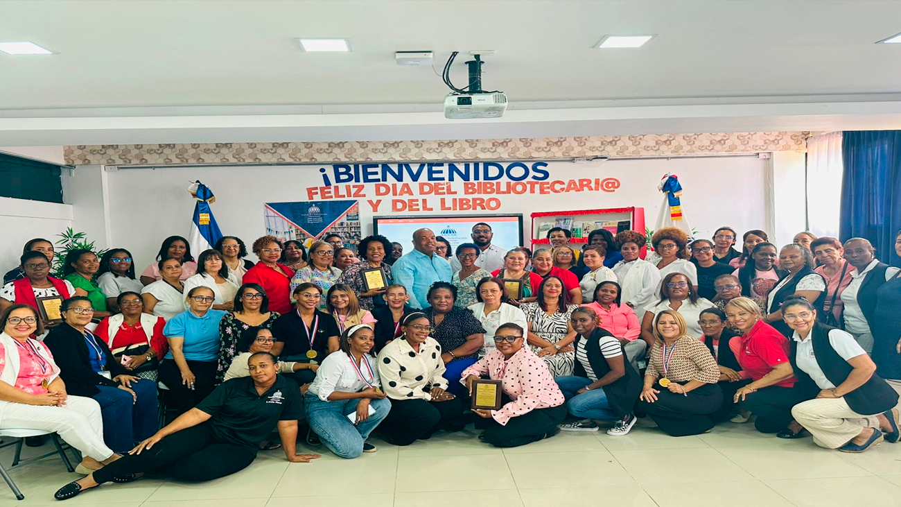 Regional 15 de Educación reconoce a sus bibliotecarios en su día