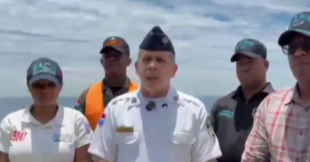 Buscan hombre desaparecido tras entrar al mar Caribe