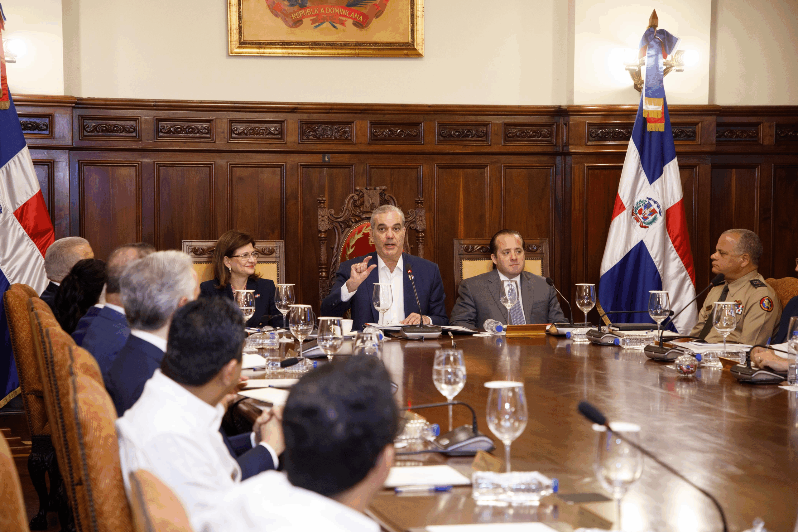 Gobierno anuncia nuevas medidas para enfrentar el impacto de la crisis en Medio Oriente sobre la economía dominicana