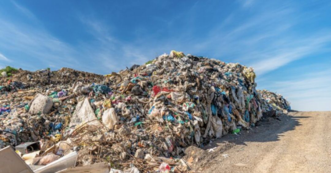 Vecinos de Grúa de Mendoza denuncia un vertedero improvisado que desprende mal olor